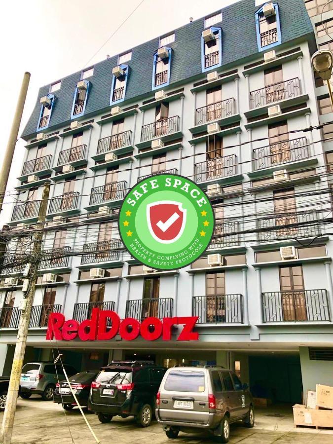 Reddoorz Plus @ Jardin Suites Guadalupe Nuevo Mandaluyong Eksteriør billede