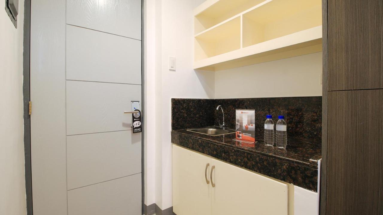 Reddoorz Plus @ Jardin Suites Guadalupe Nuevo Mandaluyong Eksteriør billede
