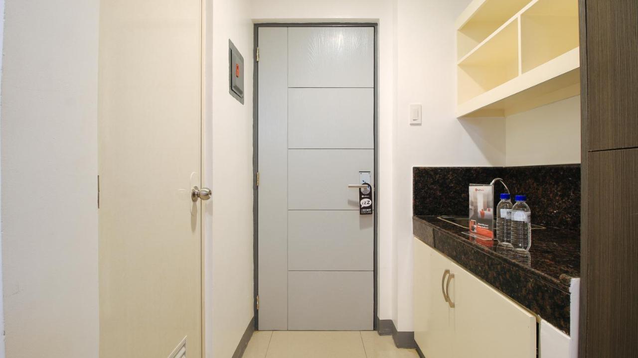 Reddoorz Plus @ Jardin Suites Guadalupe Nuevo Mandaluyong Eksteriør billede