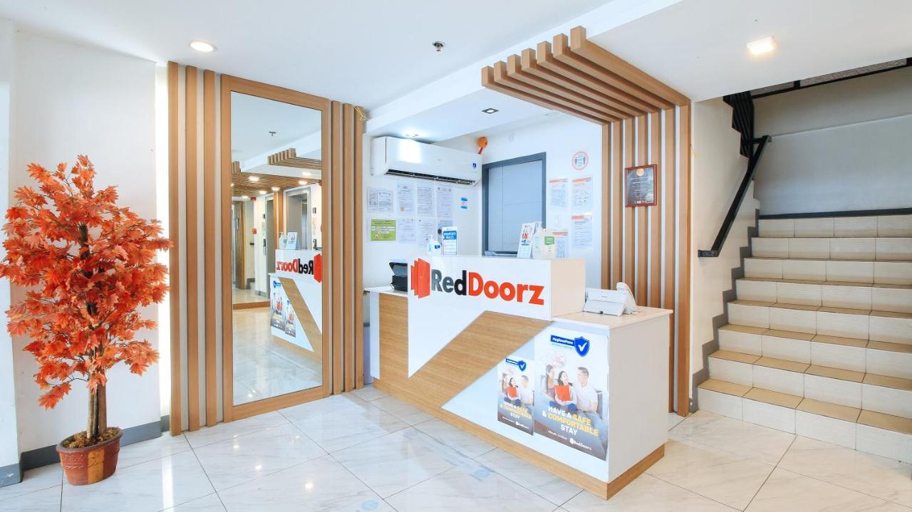 Reddoorz Plus @ Jardin Suites Guadalupe Nuevo Mandaluyong Eksteriør billede