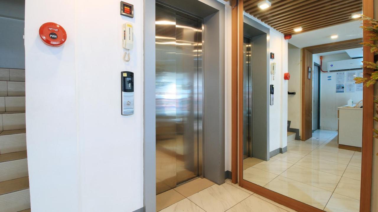 Reddoorz Plus @ Jardin Suites Guadalupe Nuevo Mandaluyong Eksteriør billede