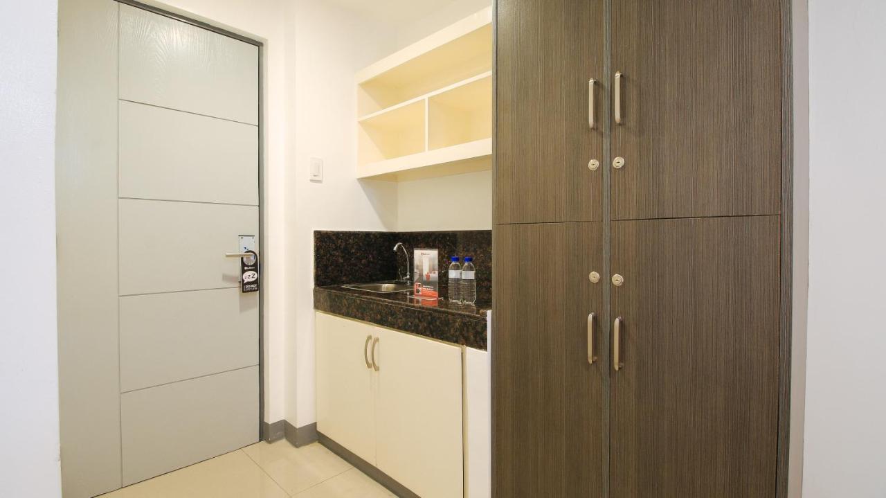 Reddoorz Plus @ Jardin Suites Guadalupe Nuevo Mandaluyong Eksteriør billede
